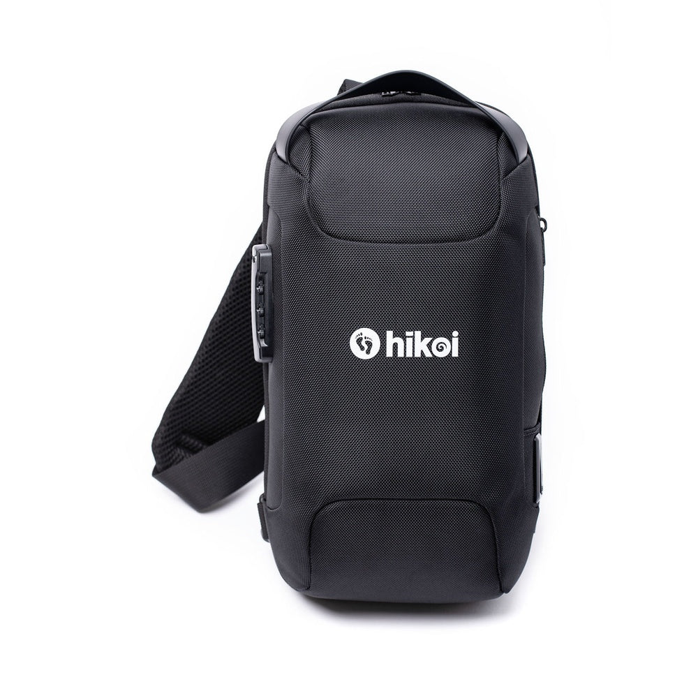 Traveller wearing the Hikoi anti-theft sling bag